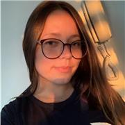 professora de inglês que ensina crianças e adolescentes